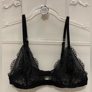 Victoria’s Secret• sheer•floral• black lace bra• Large